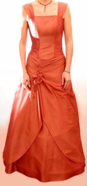 69011568_1-Obrazky-od-Predam-plesove-saty